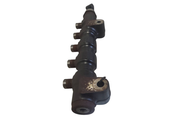 Топливная рампа 9654592680   Volvo V50  