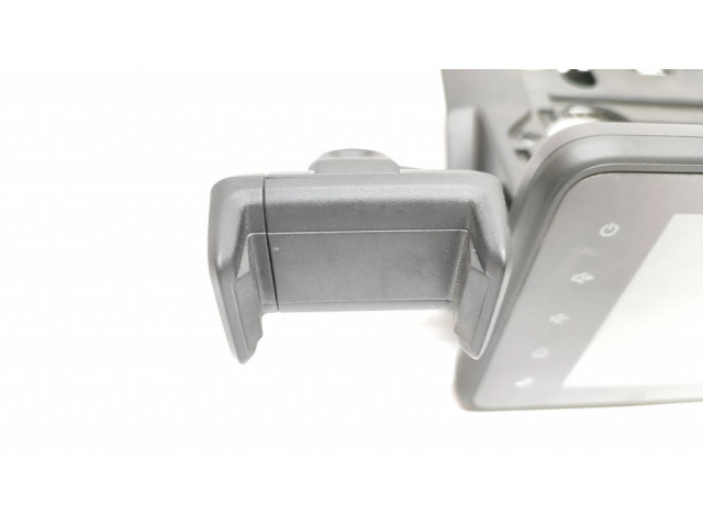 Радио/ проигрыватель CD/DVD / навигация