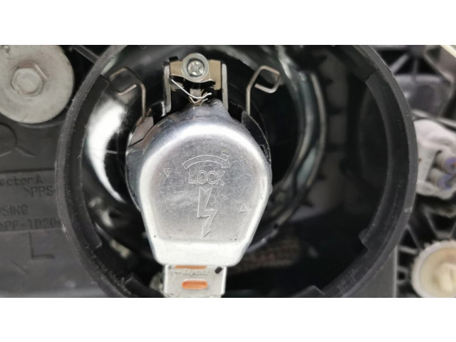 Передняя фара