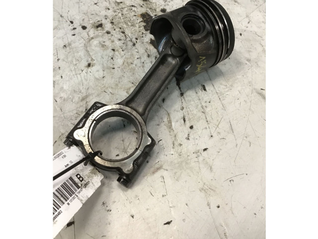 Píst Nissan Juke I F15