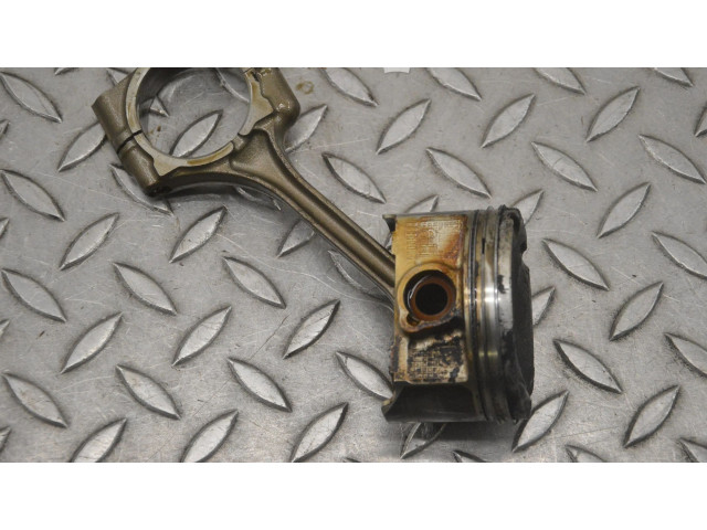 Píst AD70748 Subaru XV FB16