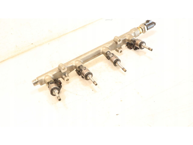 Топливная рампа 026150006Z Skoda Scala