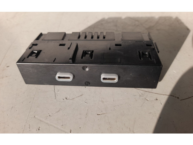 Блок управления 657035736A Skoda Octavia Mk4