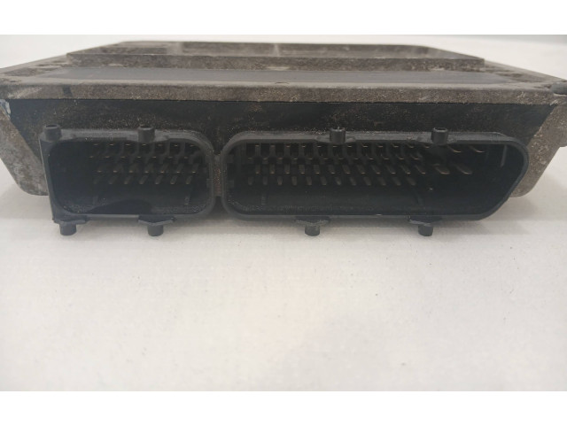 Блок управления двигателя 047906030N, 5WP432605   Skoda Felicia I