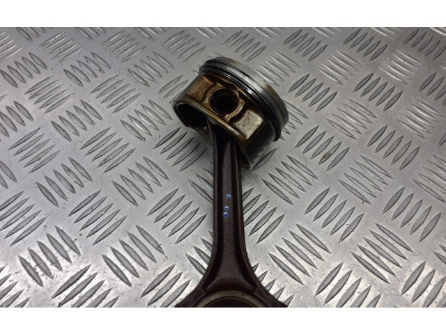  Поршень    Audi A6 S6 C5 4B  