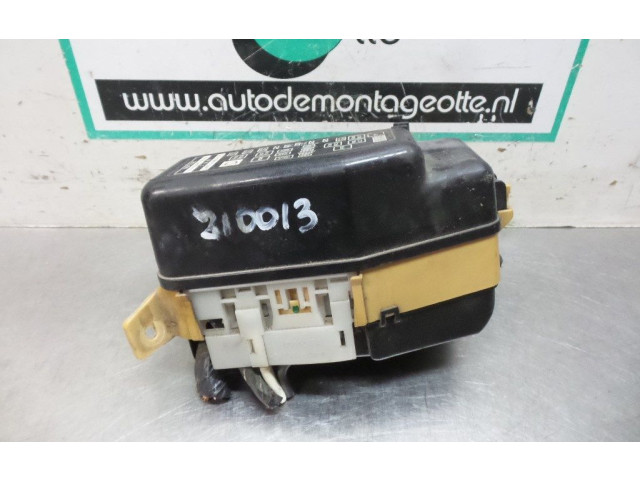   Pojistková skříňka    Toyota Starlet (P90)  1997