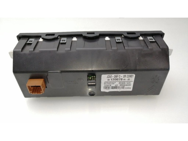 Дисплей Citroen C-Elysée