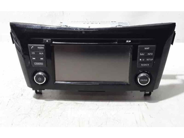 Радио/ проигрыватель CD/DVD / навигация