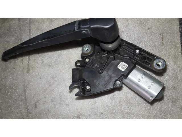 Моторчик заднего дворника A1569068200 Infiniti QX30