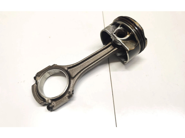 Píst A17700Q06, A17700 Mercedes-Benz C AMG W205