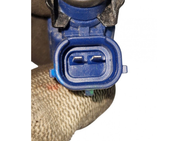 Vstřikovač 353102B000   KIA Venga    G4FA 