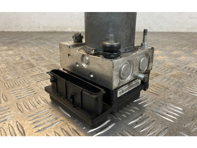 Блок АБС 445400F020, 05091412310   Toyota  Corolla Verso AR10  2004 - 2009 года