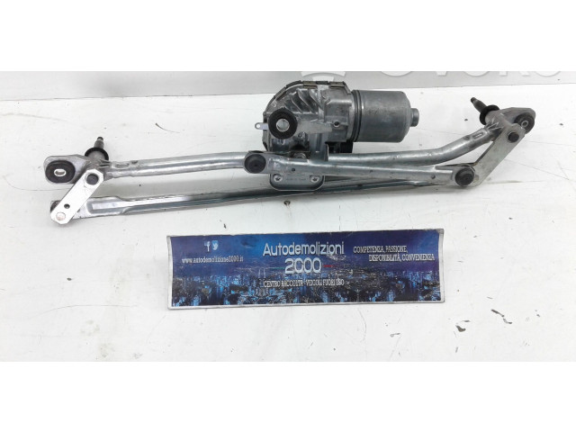 Моторчик дворников     Audi Q3 8U