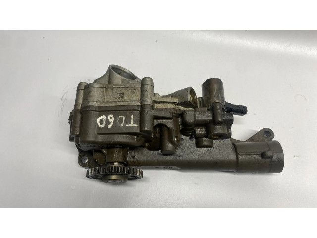 Масляный насос  M 133.980 A1331800201, R2701810501  Mercedes-Benz GLA W156 2.0