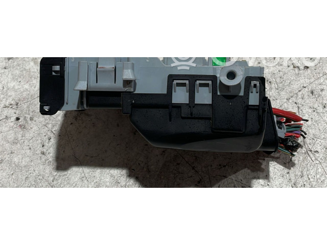 Блок предохранителей 13222786, 13222786   Chevrolet Orlando    