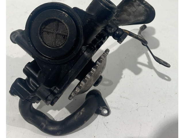 Масляный насос     Audi A6 S6 C5 4B 