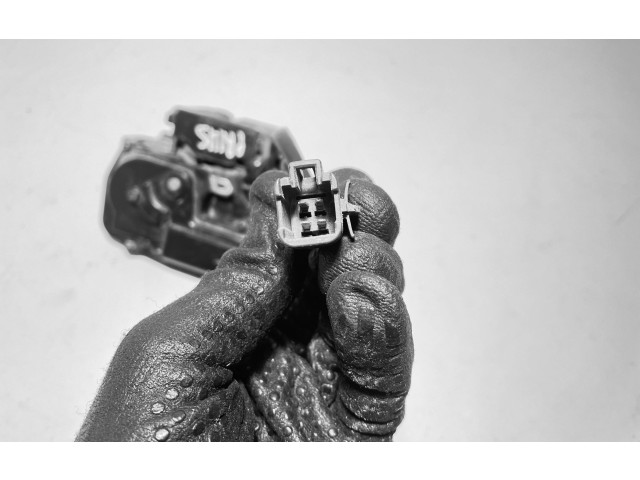 Zámek zadních dveří Toyota Prius (XW20) 2005