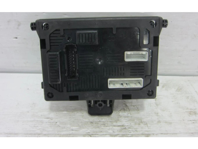 Блок предохранителей 8200652285 Renault Clio III