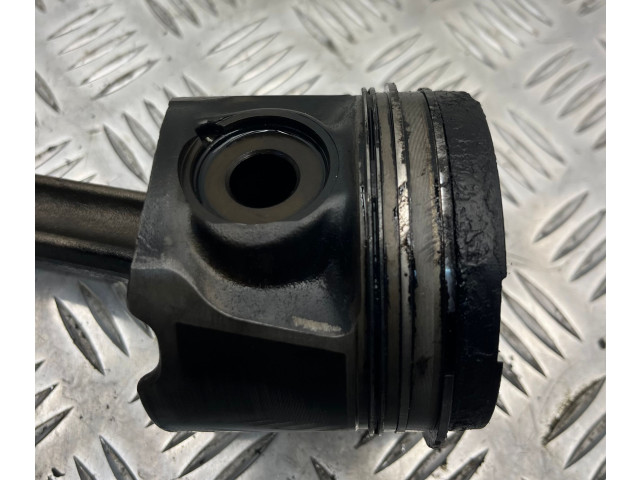  Поршень с шатуном  81L79, 81L79  Volvo V70  