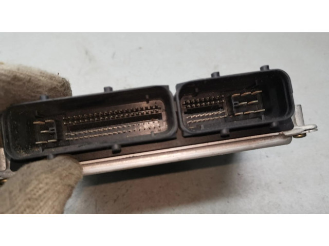 Блок управления двигателя 8E0909557D, 0261207753   Audi A4 S4 B6 8E 8H