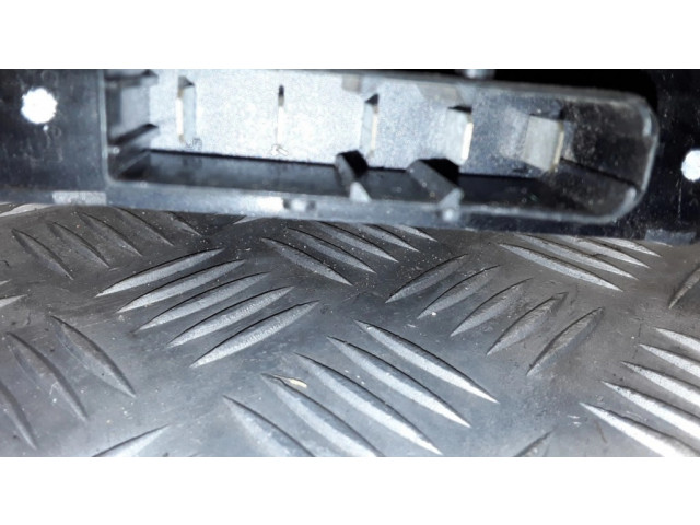 Электрический радиатор печки салона