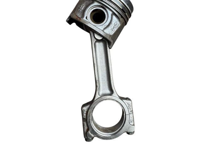 Поршень с шатуном K9K892 16CT2C16 Dacia Sandero