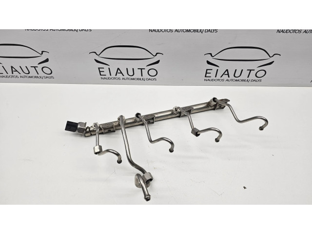 Vstřikovací lišta 7547599, 170930327632   BMW X6 E71  pro benzínový motor 4.4 N63B44 