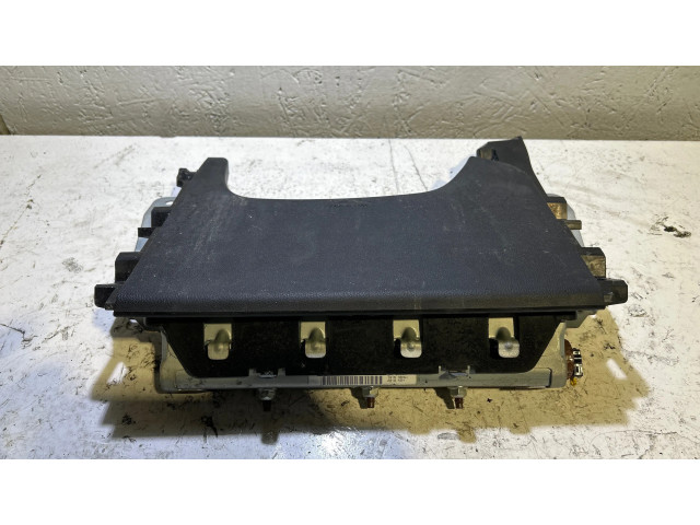 Подушка безопасности для колен 7030A241, 617622400C Mitsubishi ASX