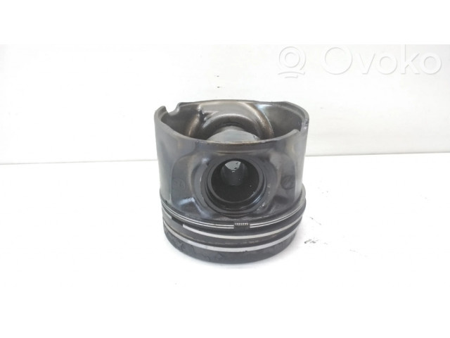 Píst 84L107 BMW 5 E60 E61 pro naftový motor 3.0