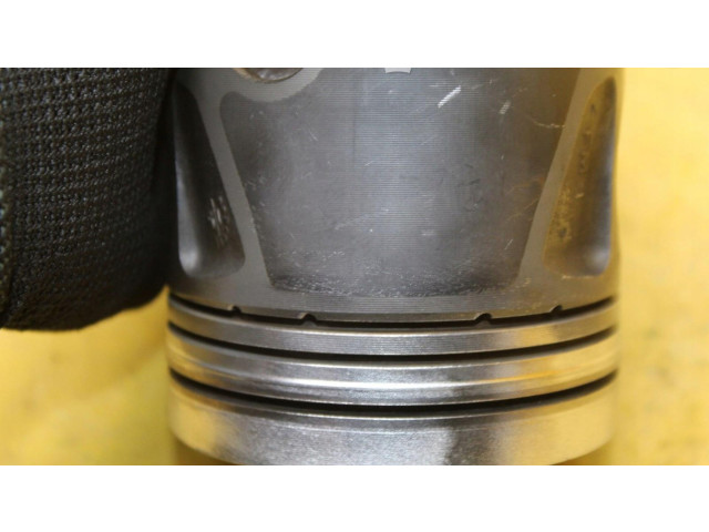 Píst Mercedes-Benz A W169