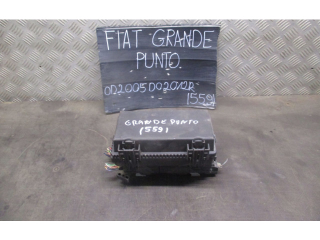 Блок предохранителей 51737884 Fiat Grande Punto