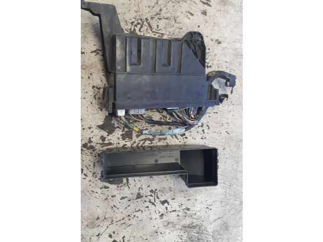 Блок предохранителей 8266253060 Lexus IS 220D-250-350