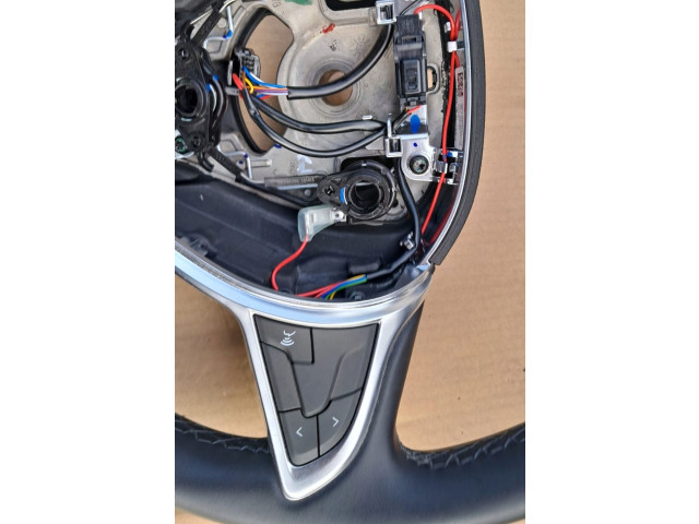 Руль Dacia Duster II 2017 - 2024 года 311611481CYJ, 48400880R