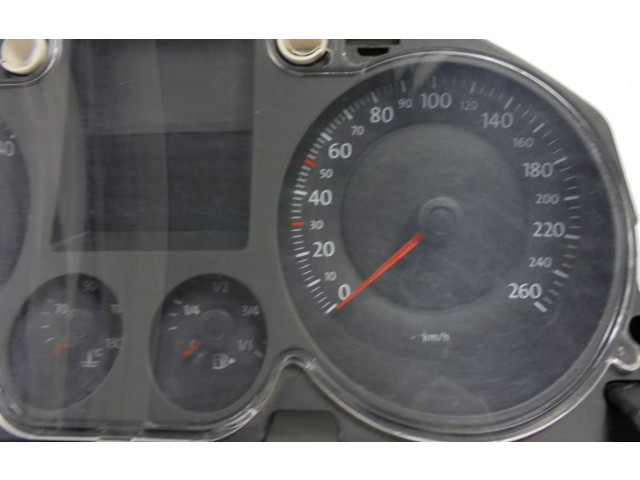 Панель приборов    Volkswagen PASSAT B6       