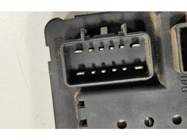 Блок предохранителей 30728512, 28017881   Volvo V70    