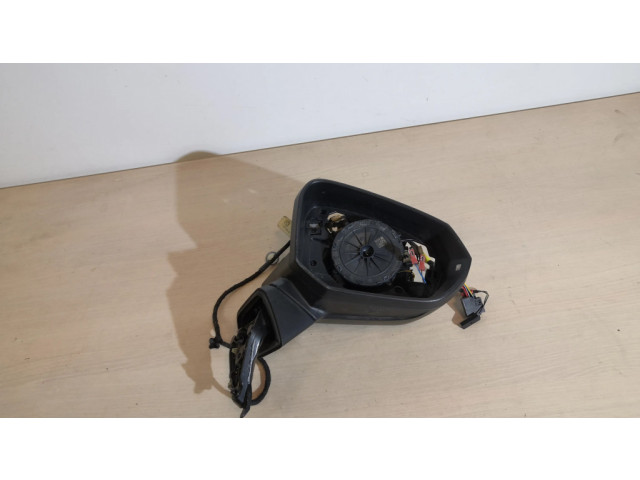 Зеркало электрическое Audi Q3 F3 2018- года