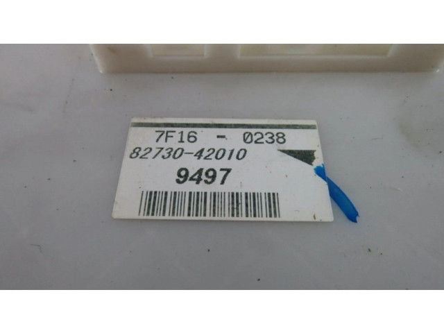 Pojistková skříňka 8273042010 Toyota RAV 4 (XA30) 2007