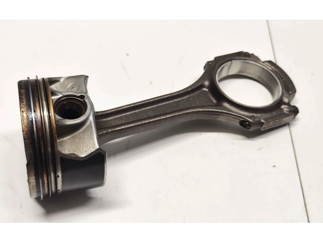 Píst EH220518, A17700Q06 Mercedes-Benz C AMG W205