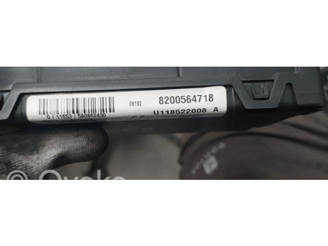 Блок предохранителей 8200564718 Dacia Sandero