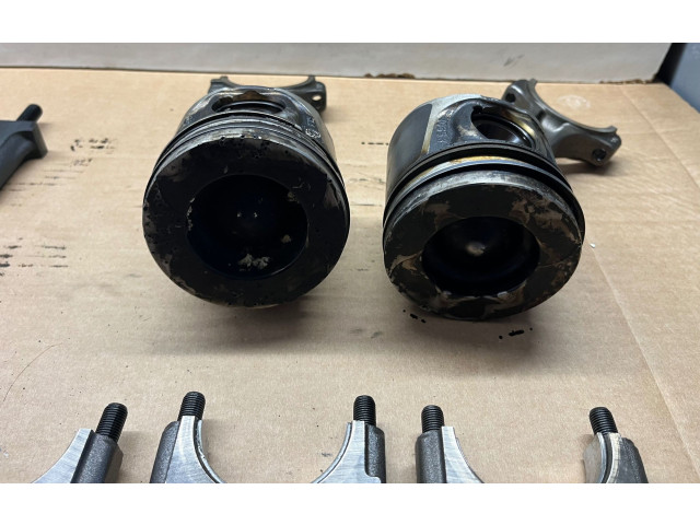  Поршень с шатуном M9R   Renault Trafic II (X83)  