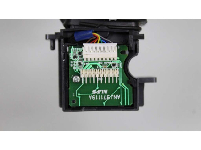 Ручка стеклоочистителей 31268569   Volvo V70