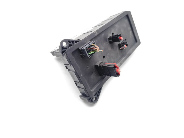 Блок предохранителей A9069006701, A9069013100    Volkswagen Crafter  BJK 