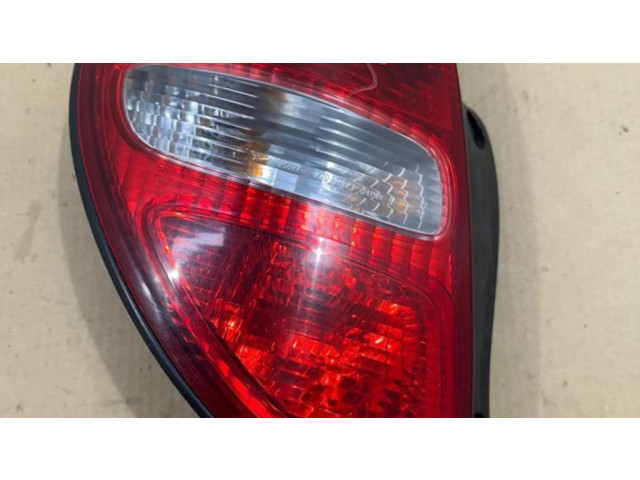 Задний фонарь 22051673 Daihatsu Sirion