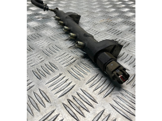 Топливная рампа    Nissan X-Trail T30  