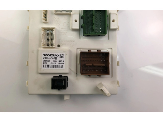 Блок предохранителей  31665457AC   Volvo XC40    