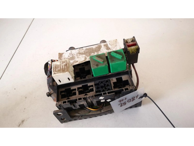 Блок предохранителей 94fg14a073aa Mazda 121 SM