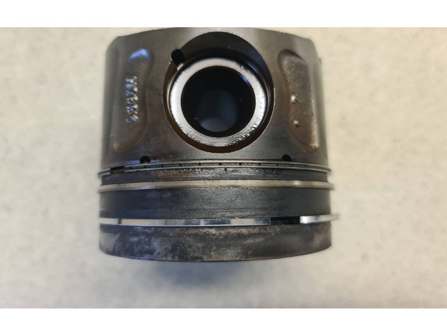 Поршень с шатуном H268X Land Rover Discovery 4 - LR4