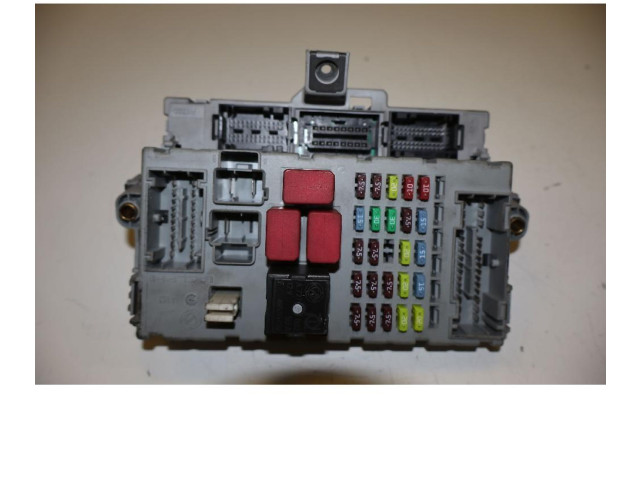 Блок предохранителей 51799306   Fiat Idea    
