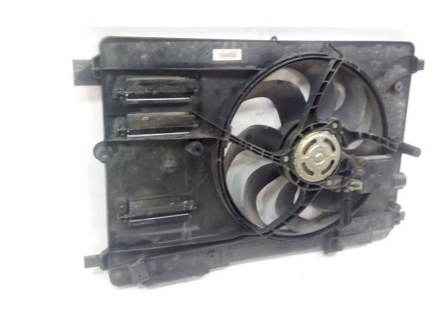 Вентилятор радиатора 31686809 Volvo V40