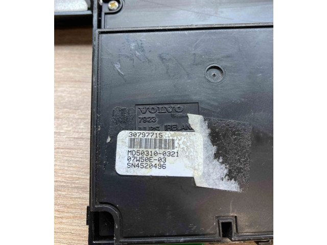 Экран/ дисплей / маленький экран 30797715, MD503100321 Volvo V70